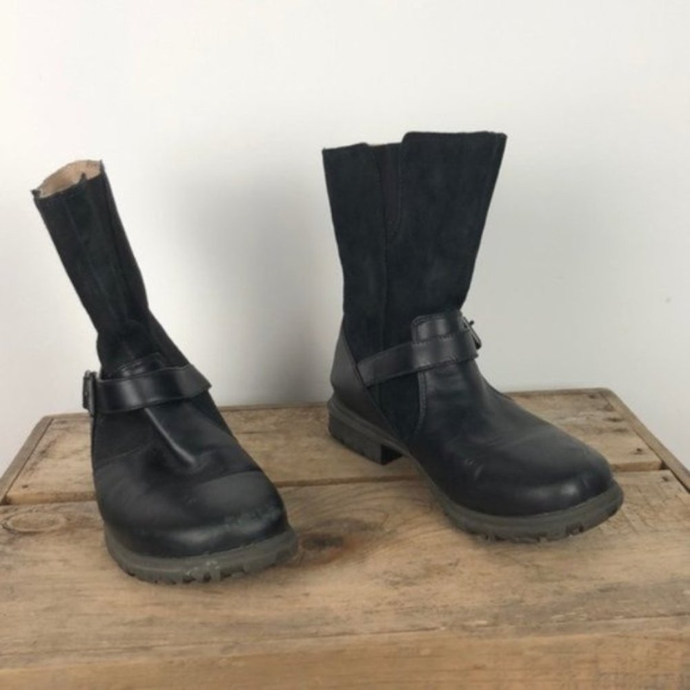 BOGS waterproof black leather boots size 8.5